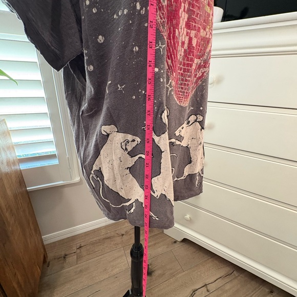 Magnolia Pearl NWT Discotheque Fraises Tee in Ozzy - OSFM - Picture 6 of 12